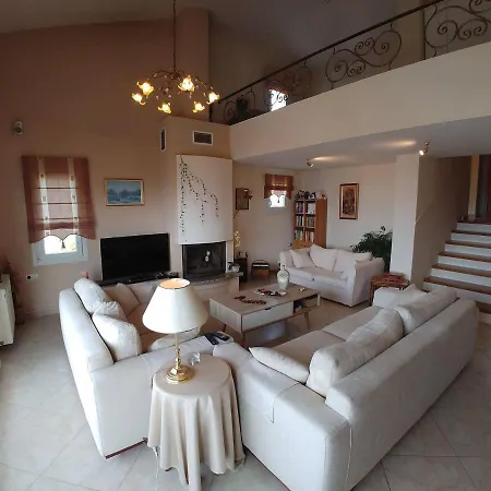 Bougainvillea House Holiday home *